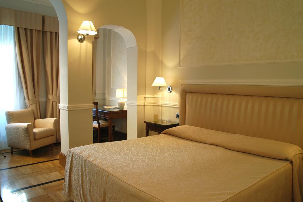 Hotel Flora 4*