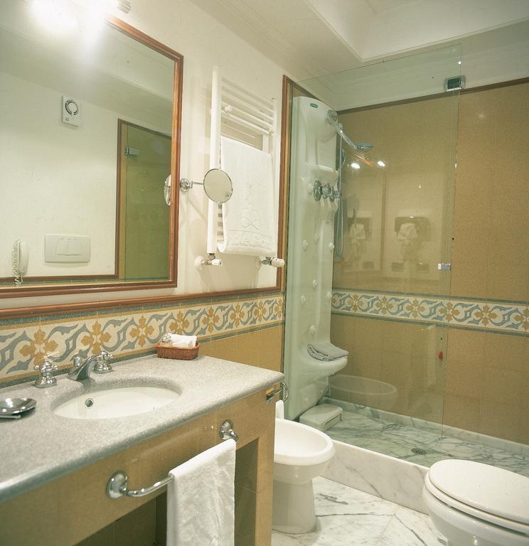Hotel Flora 4*